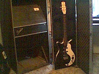 Danelectro DC3 w/Triple Sticks